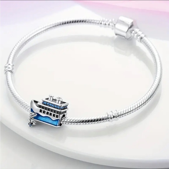 🚢CRUISE SHIP WITH ANCHOR CHARM, NWT - Picture 4 of 6